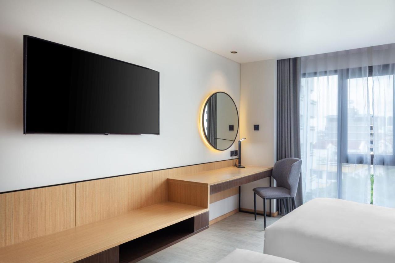 Best Western Click Sathorn 11 Bangkok Buitenkant foto